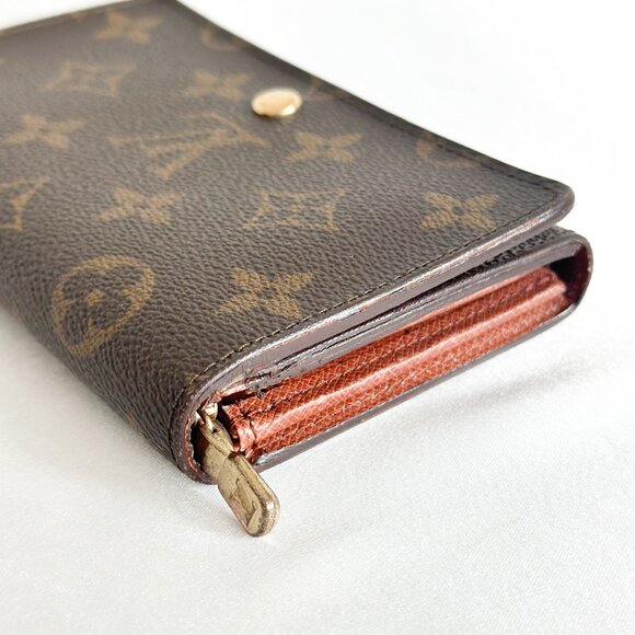 Louis Vuitton Monogram Wallet - Picture 5 of 16